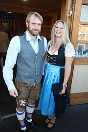 TSV 1860 Trainer Daniel Bierofka mit Frau Nicole  beim Wiesn Besuch des TSV 1860 München im Hacker-Festzelt (©Foto: Martin Schmitz)
